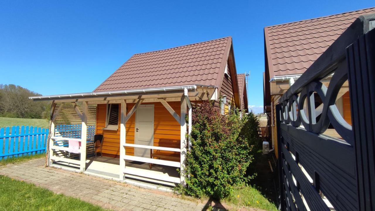 Pietrowe Domki: Rustic Retreat with Secluded Beach and Cycling Trails Debina  Exterior photo