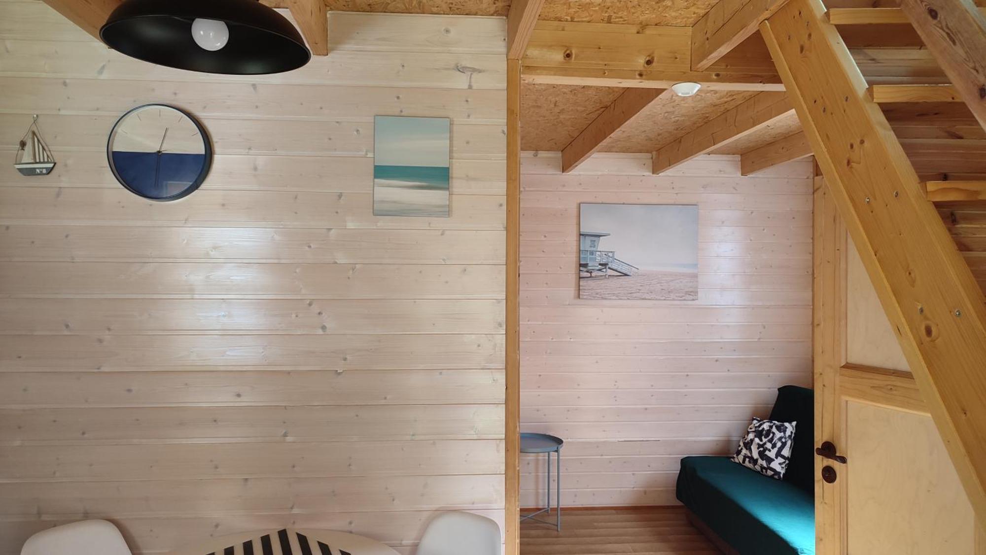 Pietrowe Domki: Rustic Retreat with Secluded Beach and Cycling Trails Debina  Exterior photo